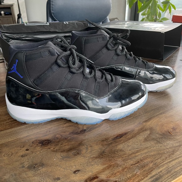 BNIB Authentic Jordan 11 Space Jam size 13 (2016) - Picture 5 of 11